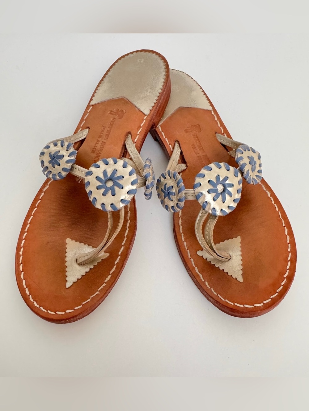 Stephen Bonanno Silver and Blue Floral Medallions Palm Beach Leather Sandals, 8
